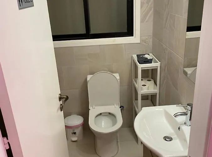 Δωμάτια σε οικογενειακή κατοικία Comfort Λάρνακα